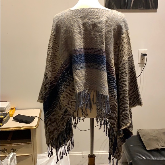 BCBG Poncho - Picture 3 of 3